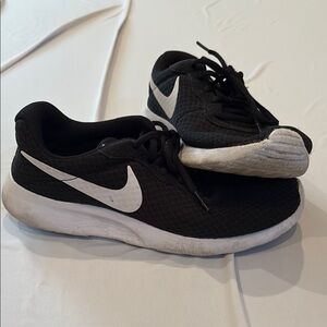 Nike Dual-Tone Black and White Running Shoes